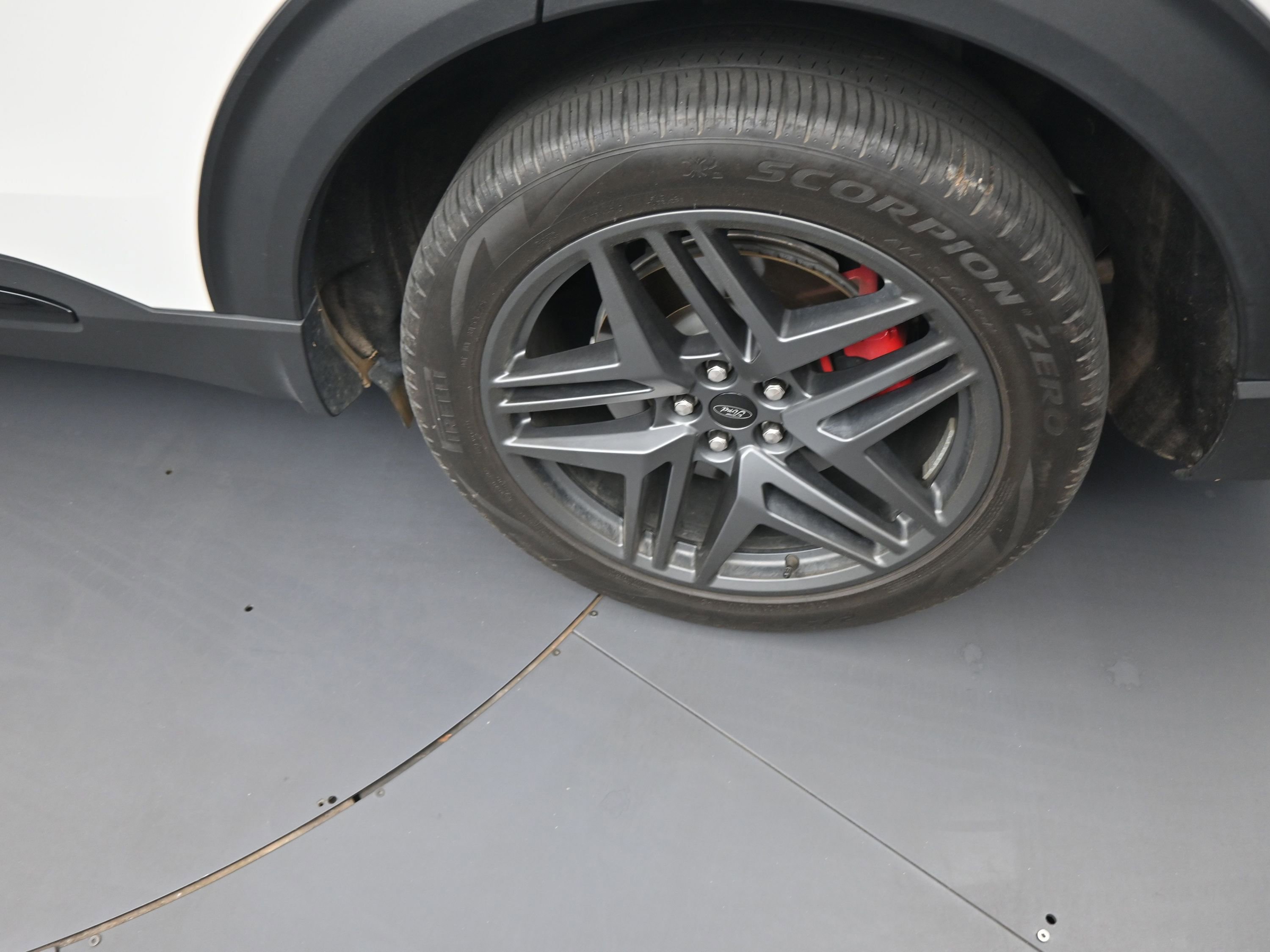 Used 2025 Ford Explorer ST-Line w/ Premium Package RWD image 19