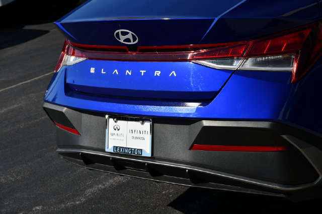 Used 2024 Hyundai Elantra SEL FWD image 25