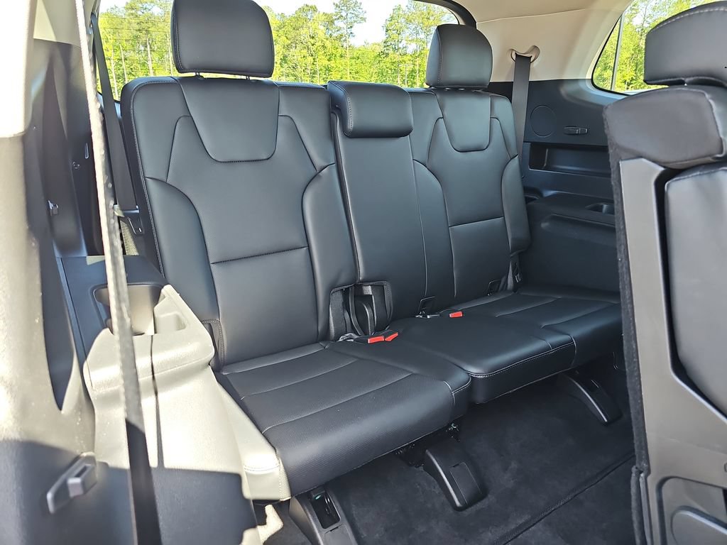 Used 2023 Kia Telluride LX AWD/4WD image 16