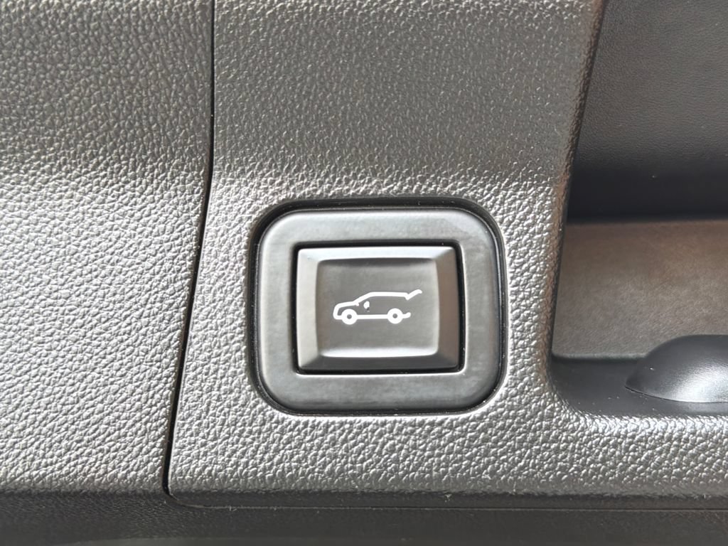 Used 2020 GMC Acadia SLT w/ Driver Alert Package II FWD image 36