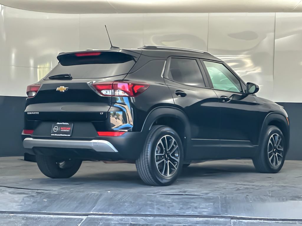 Used 2025 Chevrolet TrailBlazer LT FWD image 3