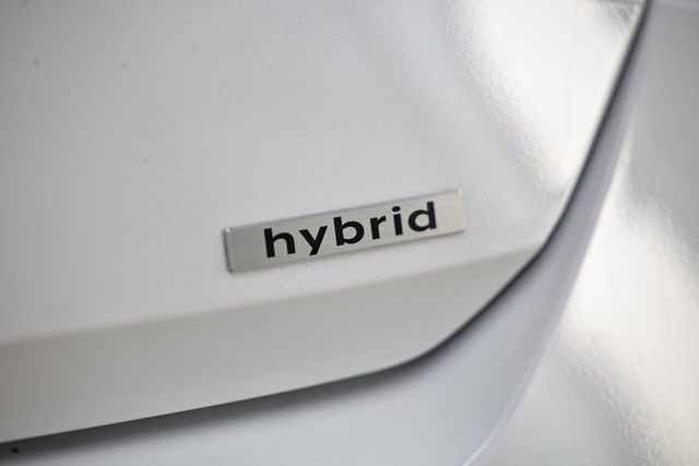 Certified 2025 Hyundai Elantra Limited image 10