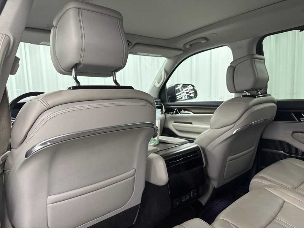 Used 2022 Jeep Grand Wagoneer Series I w/ Flexible Seating Group AWD/4WD image 13