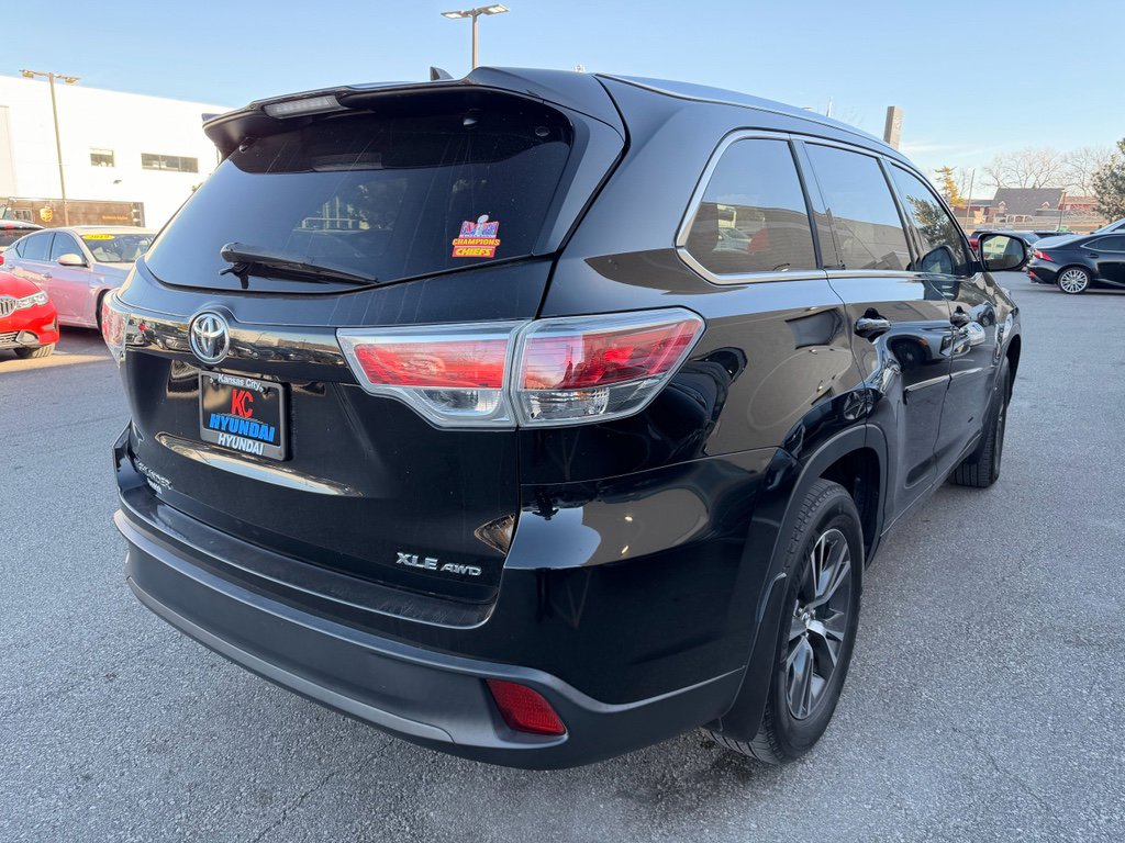Used 2016 Toyota Highlander XLE image 5