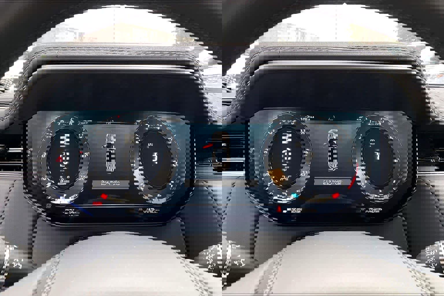 Used 2025 Land Rover Range Rover Sport image 23