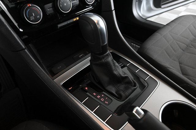 Certified 2021 Volkswagen Passat 2.0T S image 25