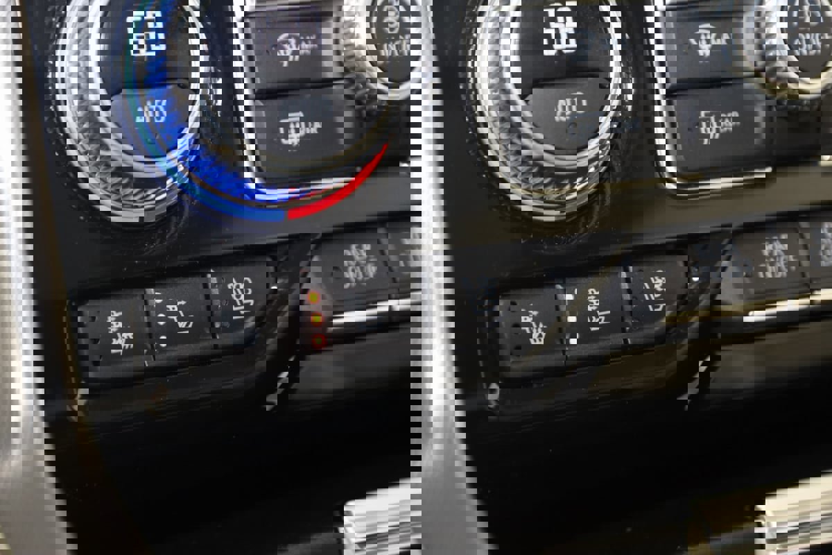 Used 2024 GMC Yukon Denali w/ Denali Reserve Package image 8