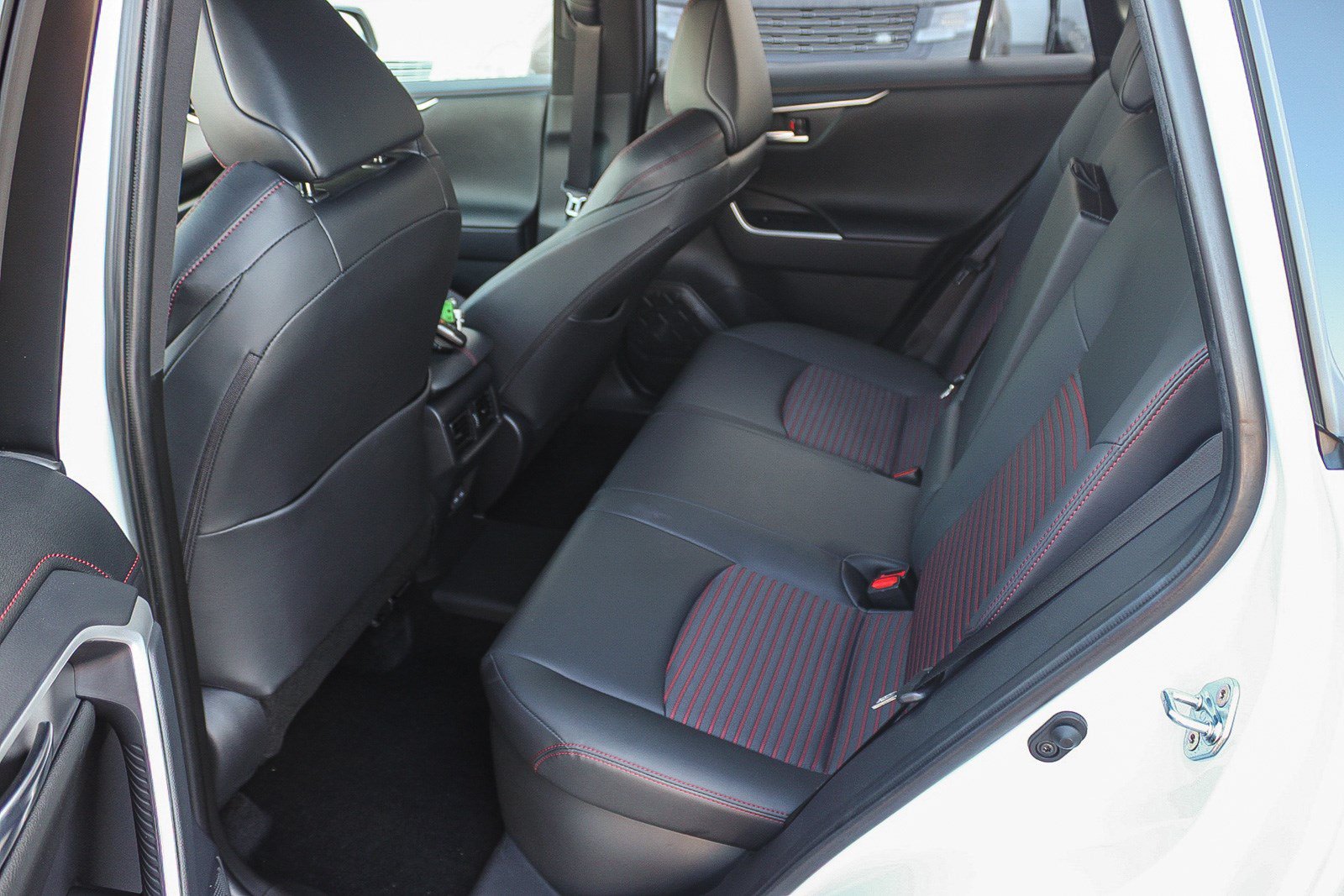 Used 2024 Toyota RAV4 XSE w/ Weather Package AWD/4WD image 19