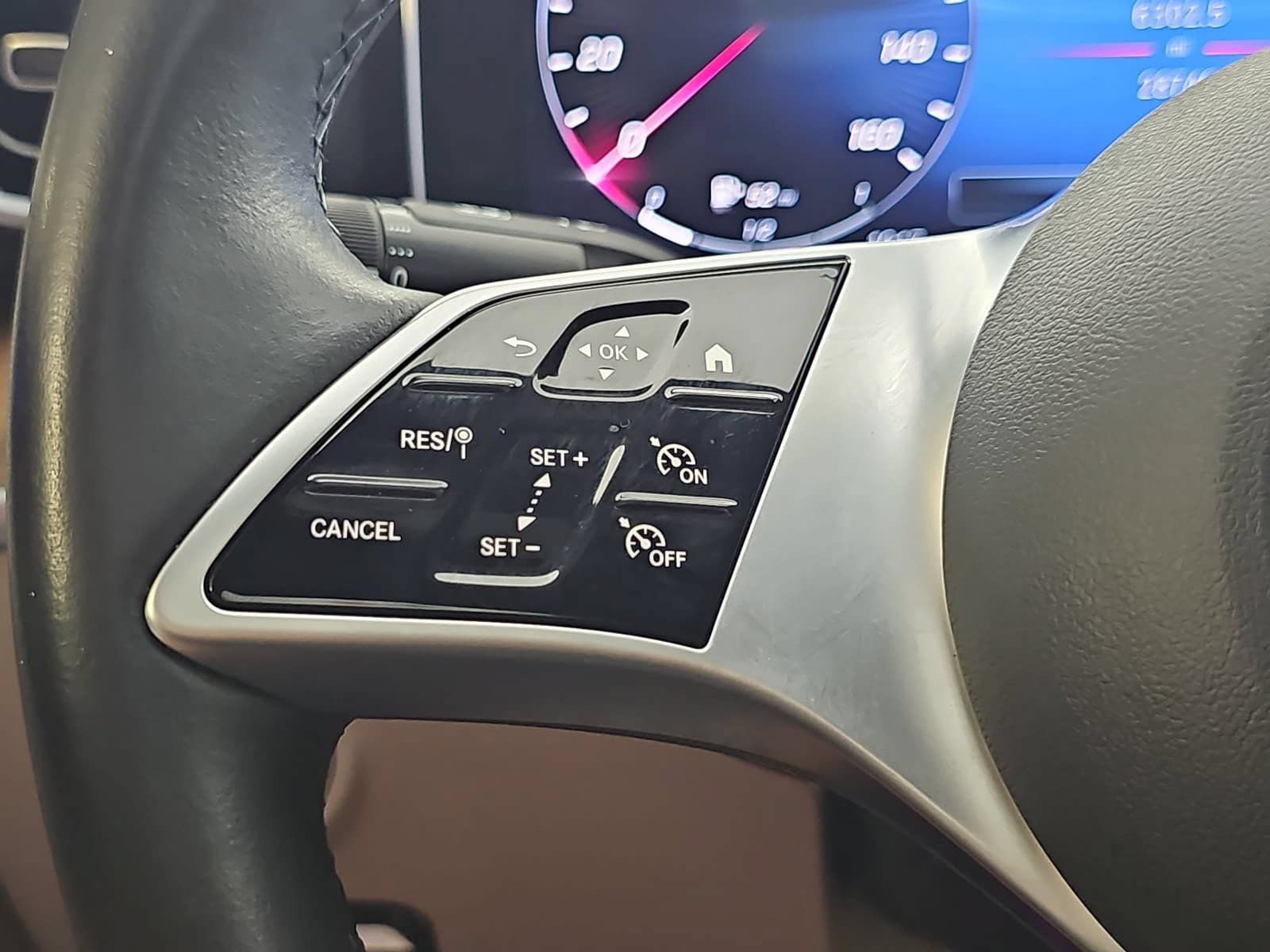 Used 2024 Mercedes-Benz C 300 Sedan image 17