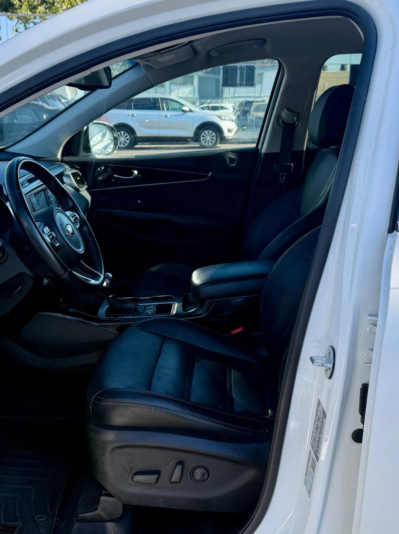 Used 2016 Kia Sorento EX image 11