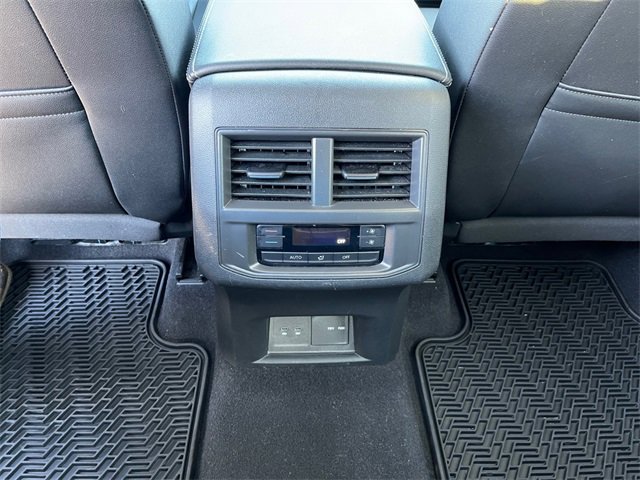 Used 2023 Volkswagen Atlas SE w/ Panoramic Sunroof Package image 22