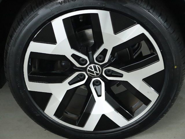 Used 2022 Volkswagen Taos SEL image 42