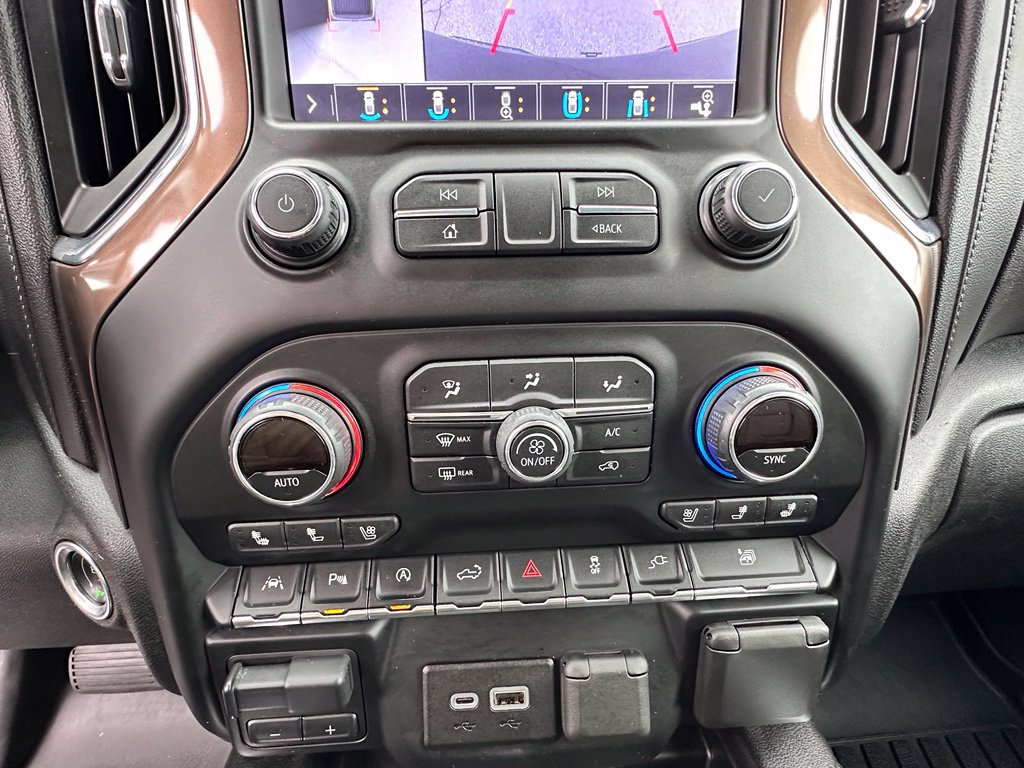 Used 2019 Chevrolet Silverado 1500 High Country w/ Technology Package AWD/4WD image 34