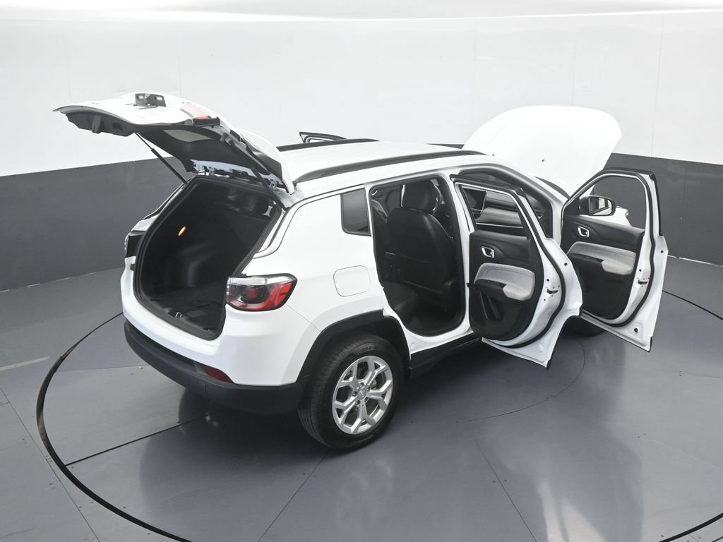 Used 2024 Jeep Compass Latitude AWD/4WD image 63