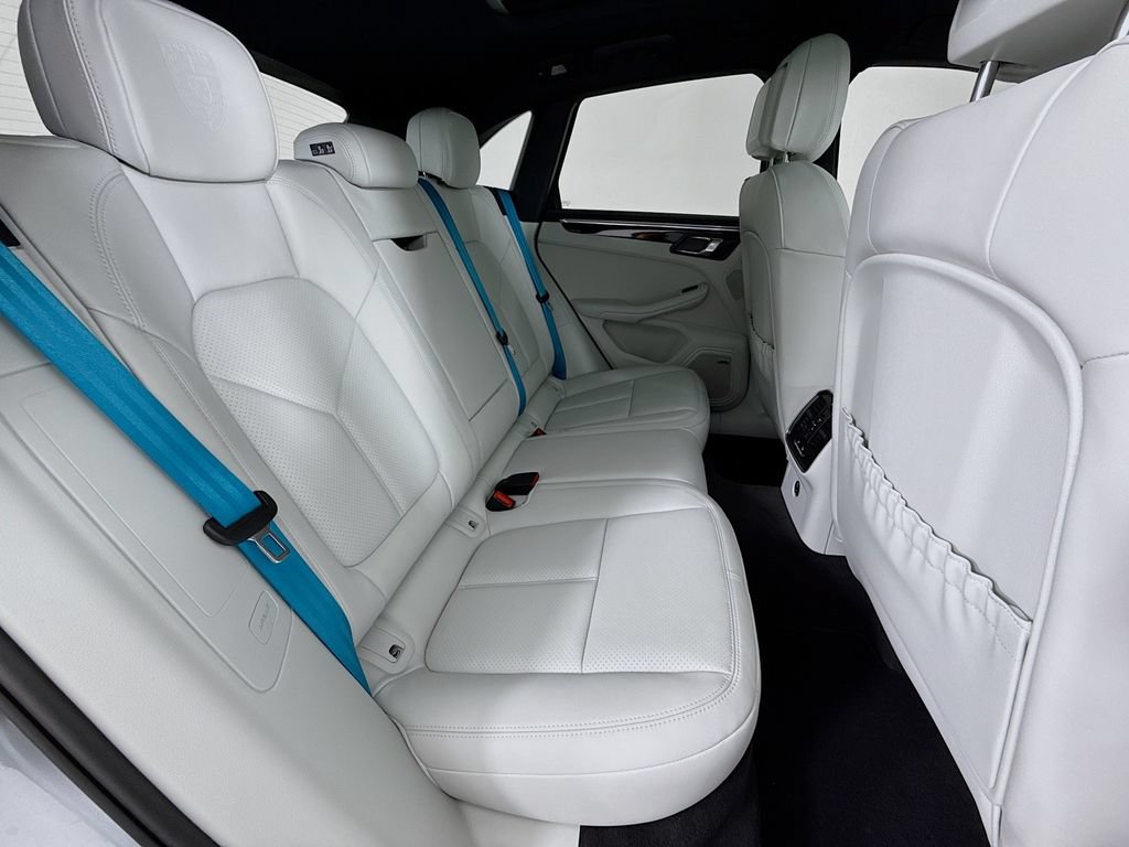 New 2026 Porsche Macan AWD/4WD image 30