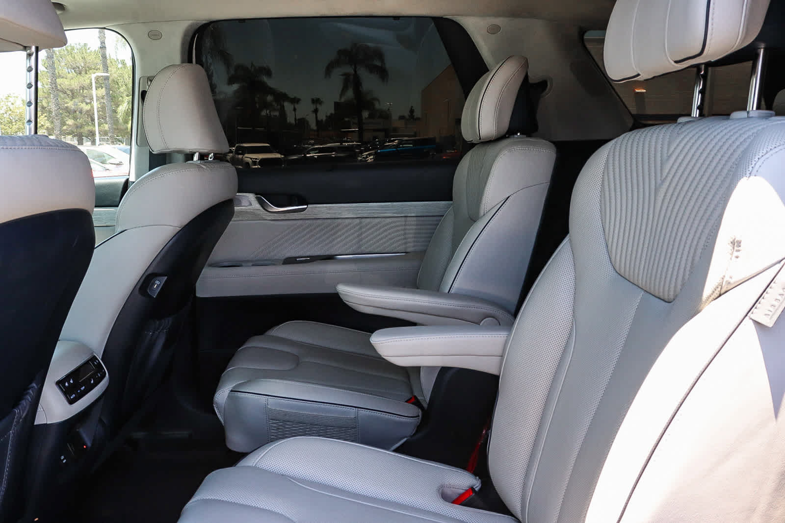 Used 2024 Hyundai Palisade Calligraphy FWD image 17