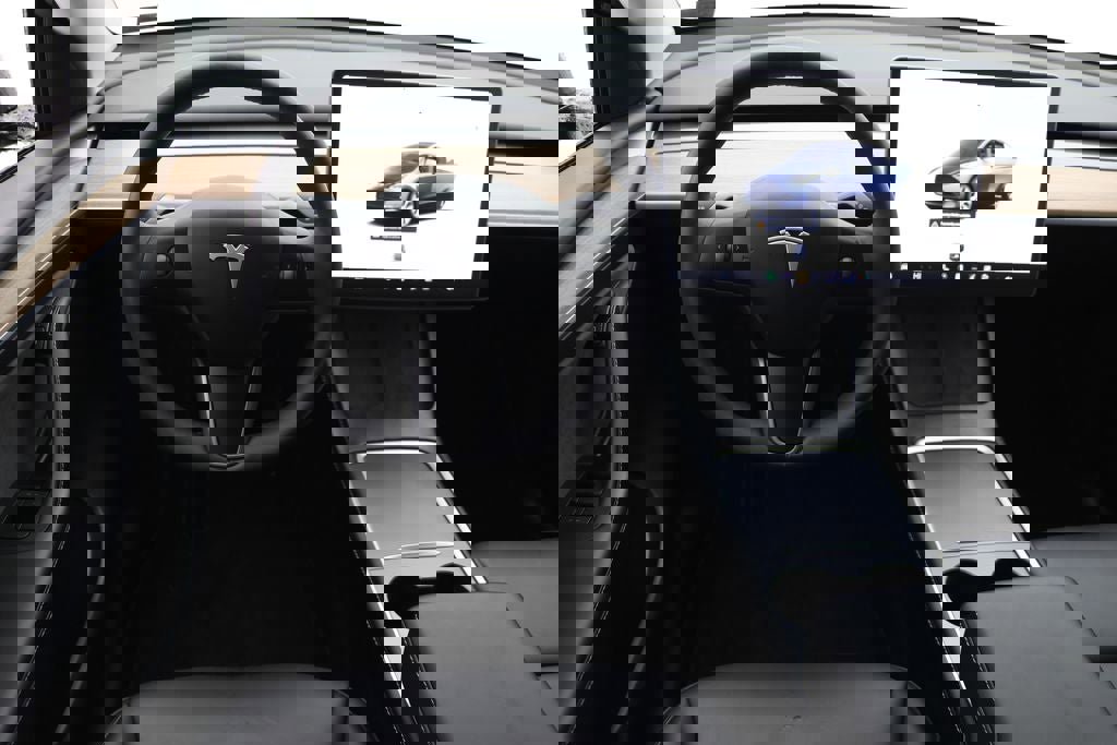 Used 2024 Tesla Model Y Long Range image 12