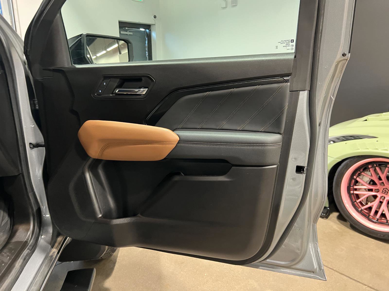 Used 2024 GMC Canyon AT4 w/ AT4 Premium Package image 39