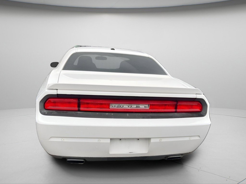 Used 2014 Dodge Challenger R/T RWD image 11