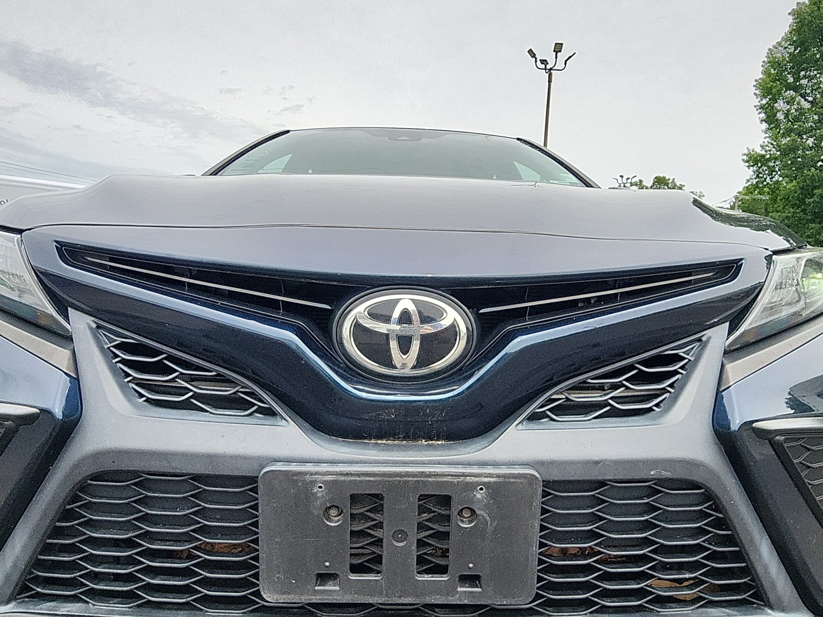 Used 2021 Toyota Camry SE w/ Convenience Package FWD image 11