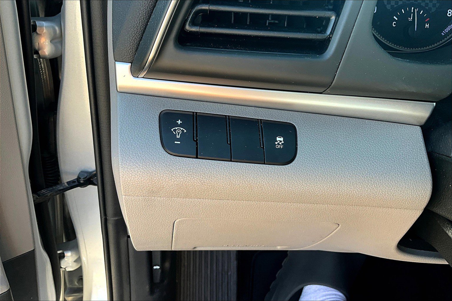 Used 2019 Hyundai Elantra SE image 35