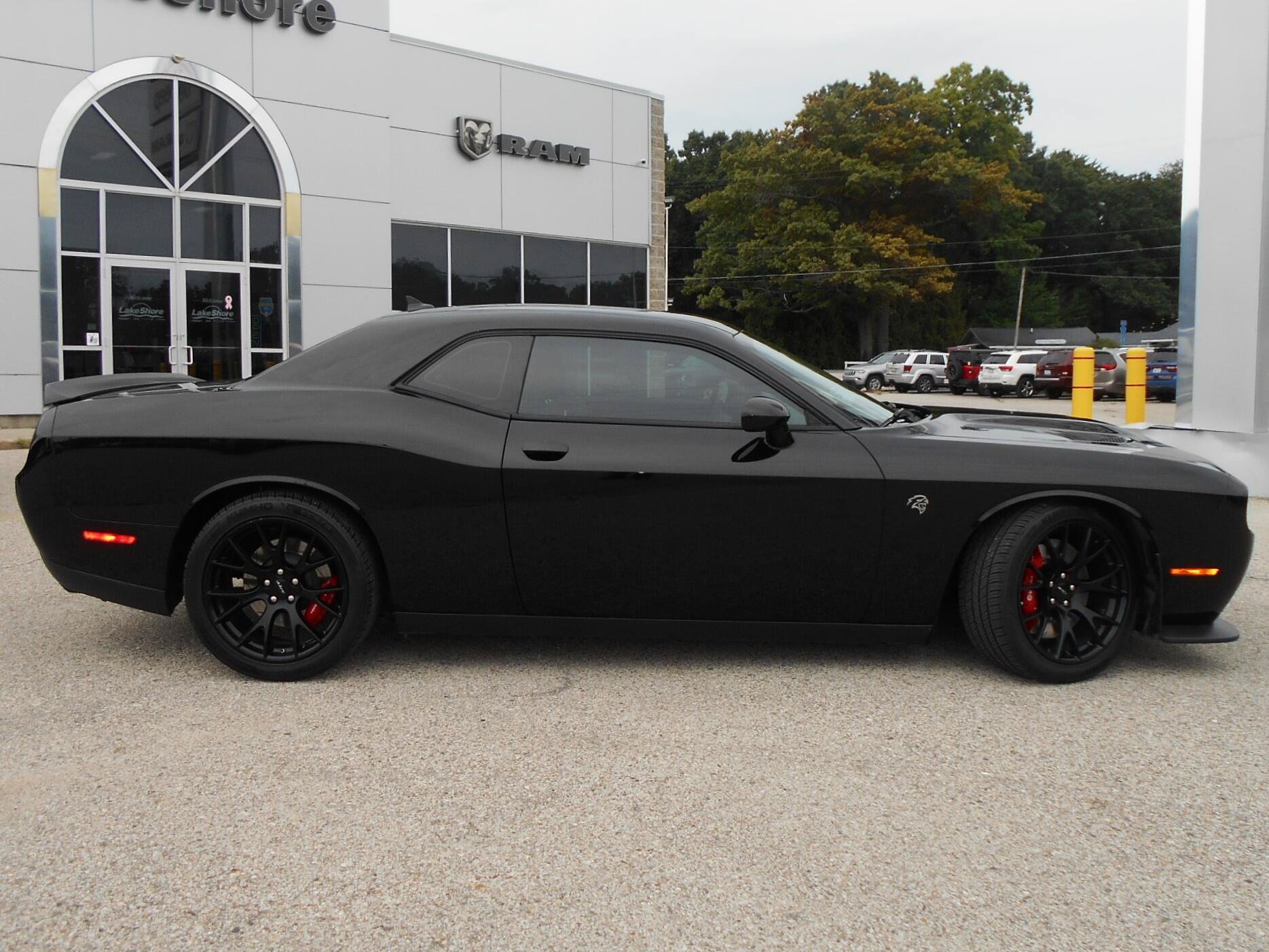 Used 2015 Dodge Challenger SRT Hellcat RWD image 28