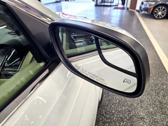 Used 2017 Ford Taurus SEL image 36