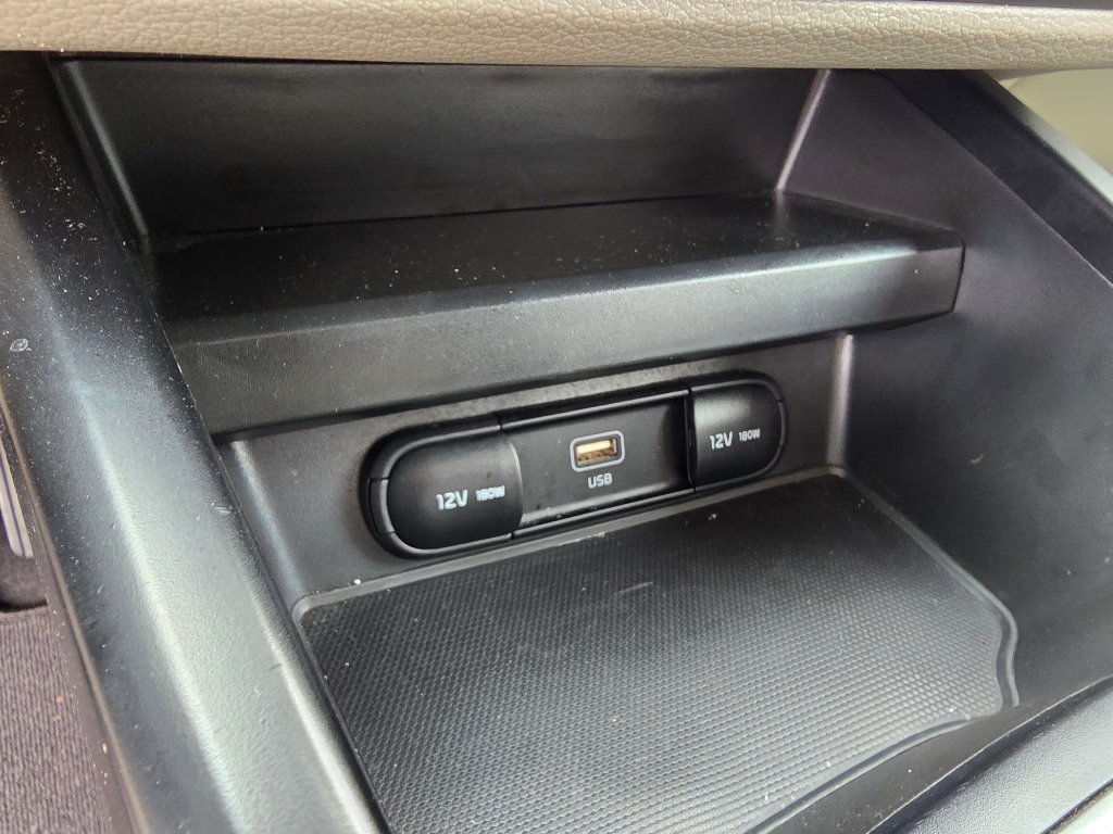 Used 2025 Kia Soul LX w/ LX Technology Package FWD image 21