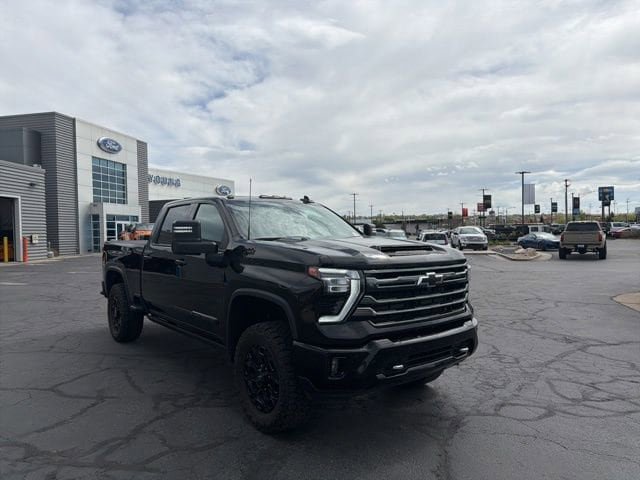 Used 2024 Chevrolet Silverado 2500 High Country w/ Midnight Edition image 1