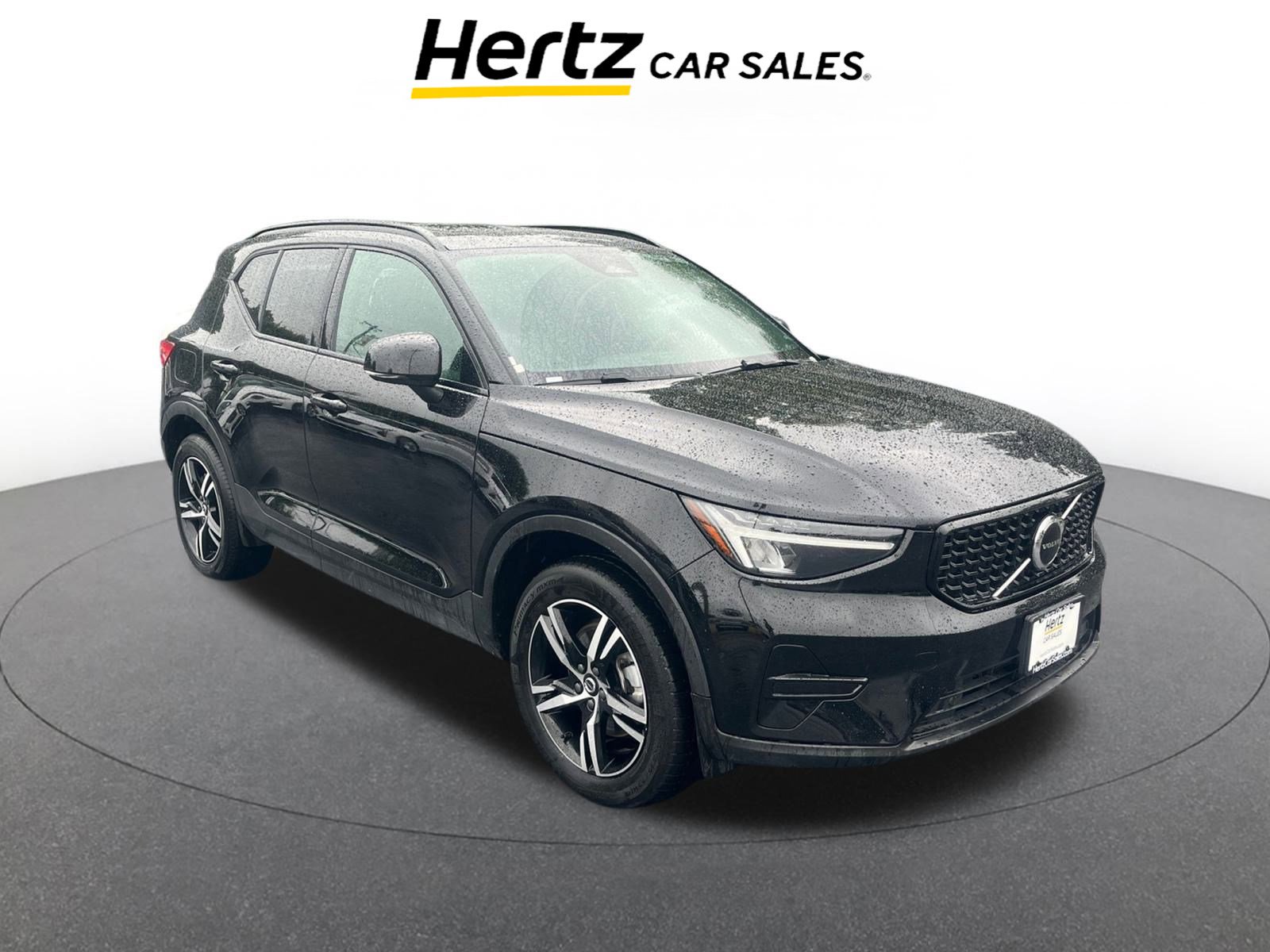 Used 2024 Volvo XC40 B5 Core image 1