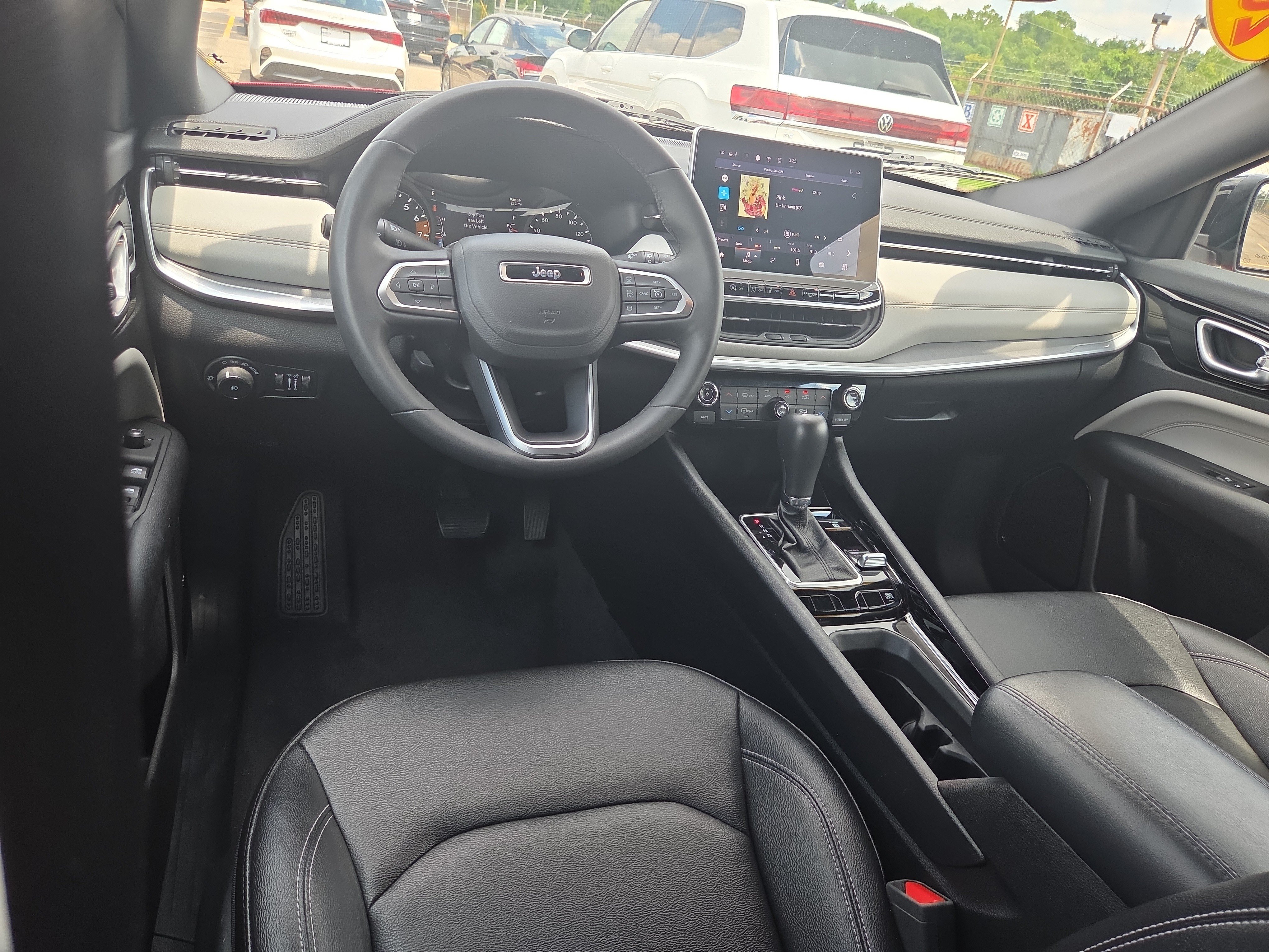 Used 2025 Jeep Compass Limited AWD/4WD image 8