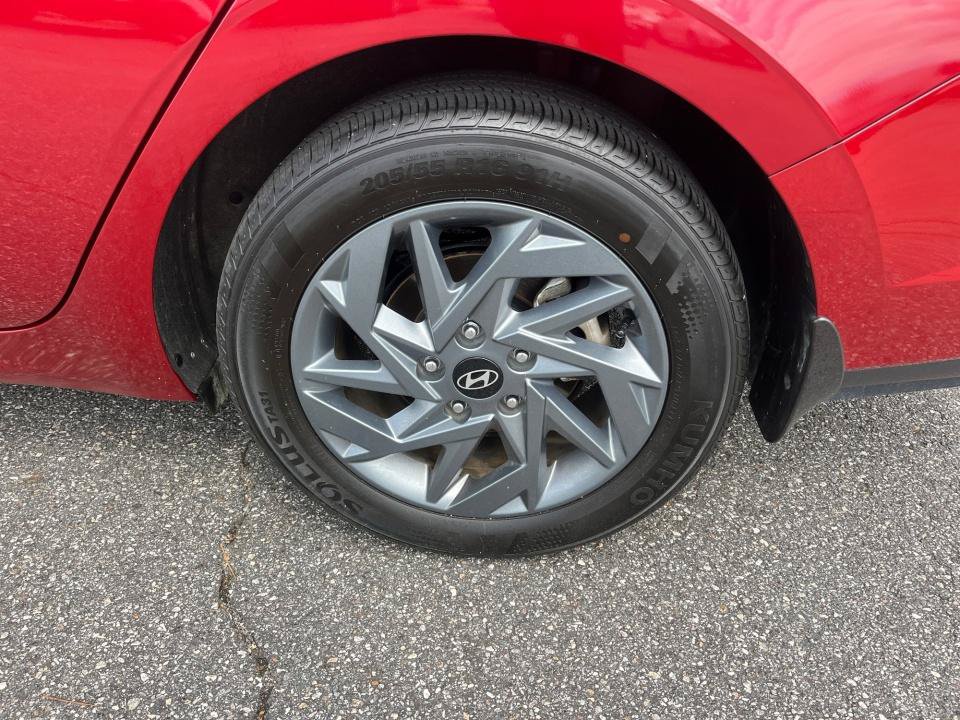Used 2024 Hyundai Elantra SEL FWD image 24