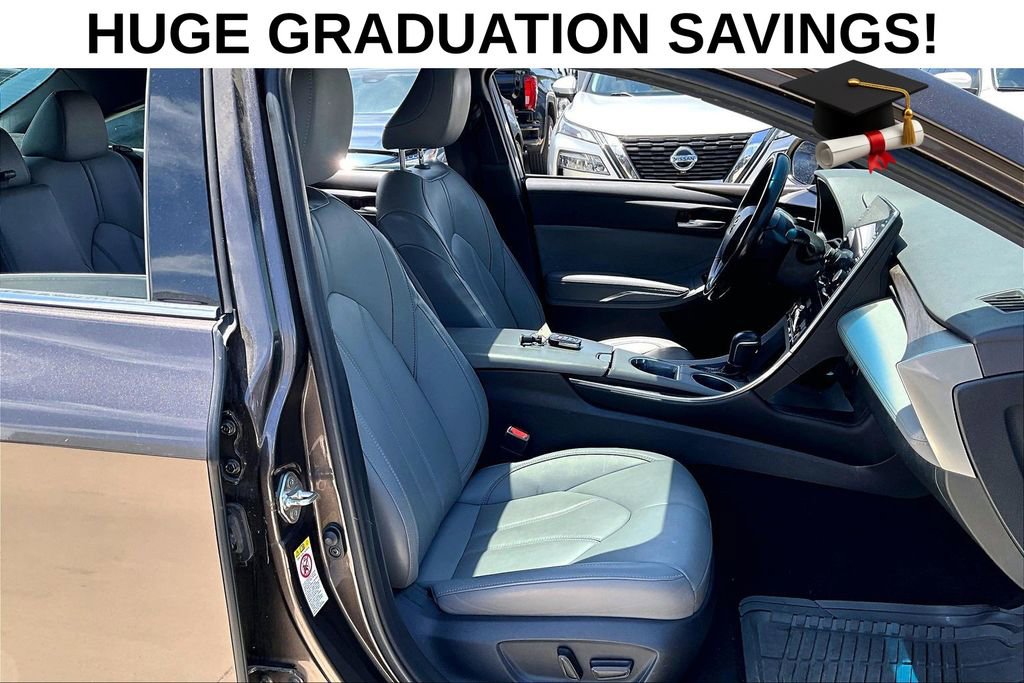 Used 2019 Toyota Avalon XLE w/ Moonroof Package FWD image 10
