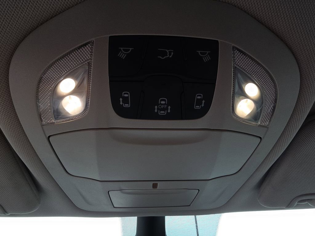 Used 2024 Chrysler Pacifica Touring-L FWD image 24