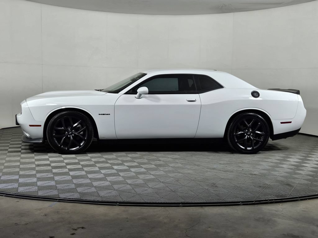 Used 2022 Dodge Challenger R/T w/ Blacktop Package RWD image 3