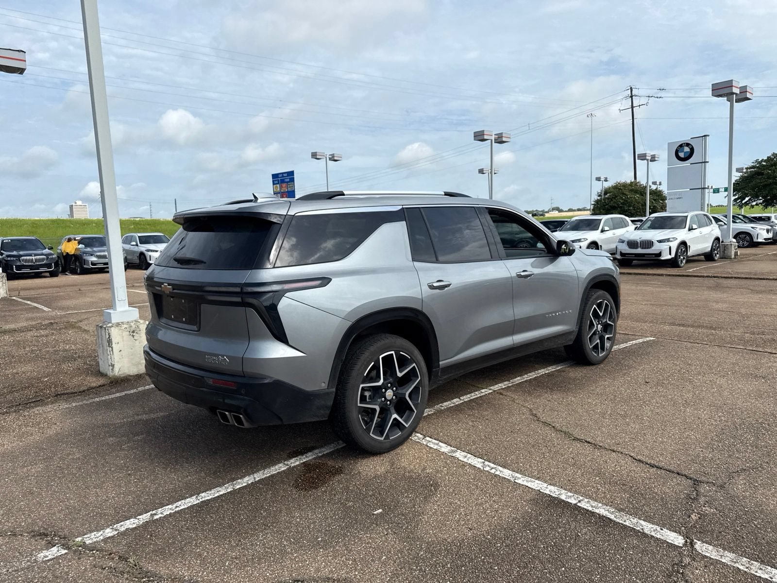 Used 2025 Chevrolet Traverse High Country w/ LPO, Floor Liner Package FWD image 5