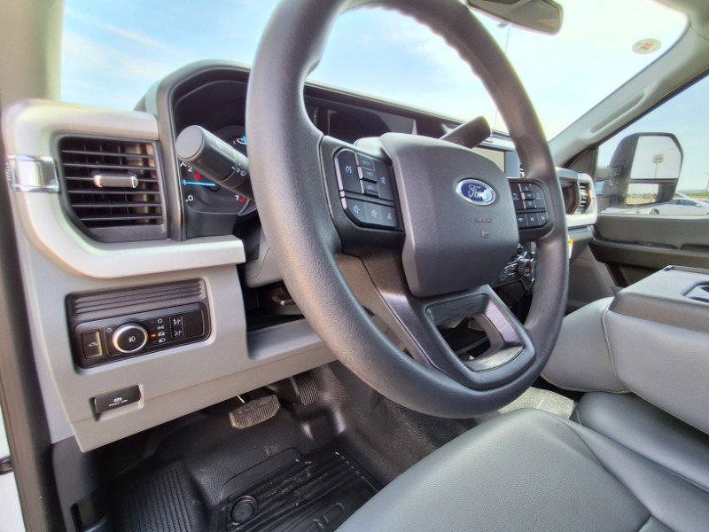 Used 2025 Ford F250 XL w/ XL Off-Road Package AWD/4WD image 10