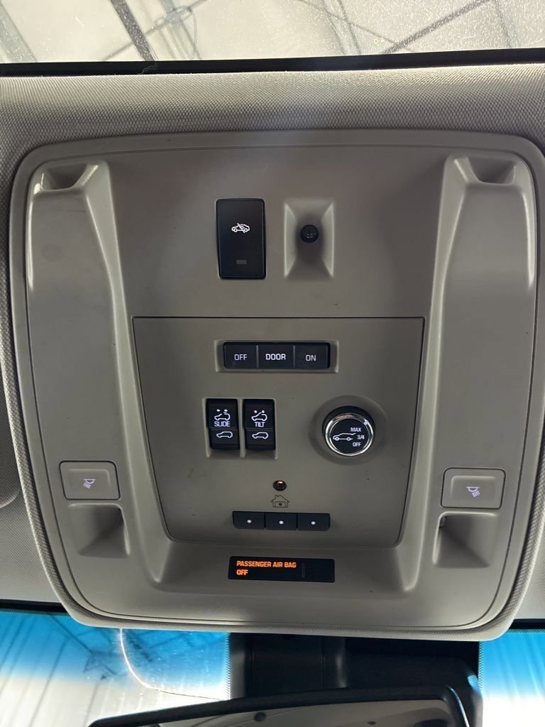 Used 2015 Chevrolet Tahoe LT AWD/4WD image 19