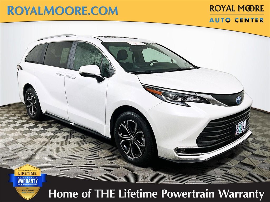 Certified 2025 Toyota Sienna Platinum