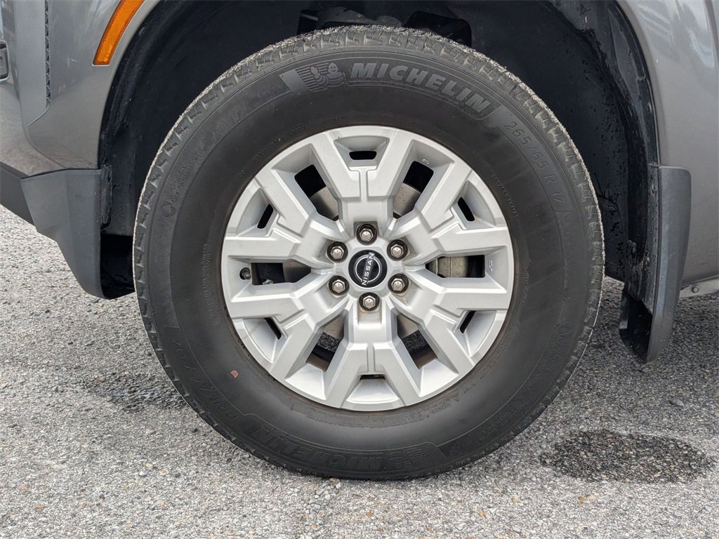 Used 2022 Nissan Frontier SV w/ Technology Package image 21