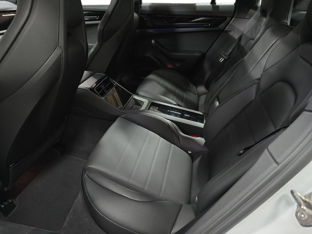 Certified 2025 Porsche Panamera RWD image 23