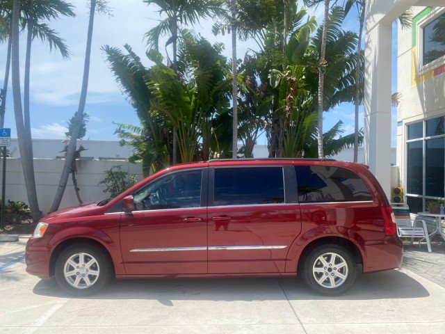 Used 2012 Chrysler Town & Country Touring w/ Entertainment Group #1 image 5
