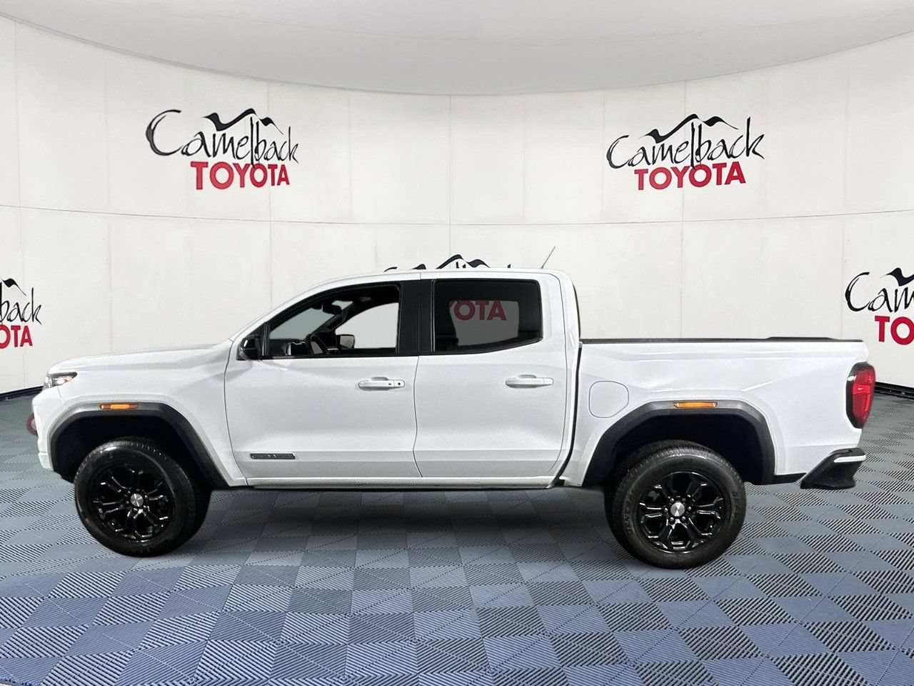Used 2024 GMC Canyon Elevation w/ Convenience Package RWD image 4