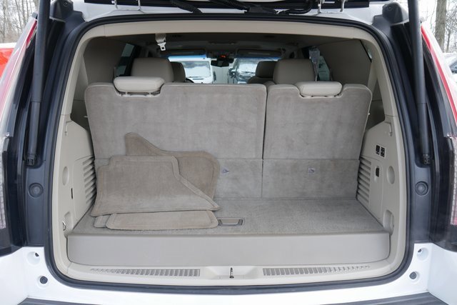 Used 2017 Cadillac Escalade Luxury image 11