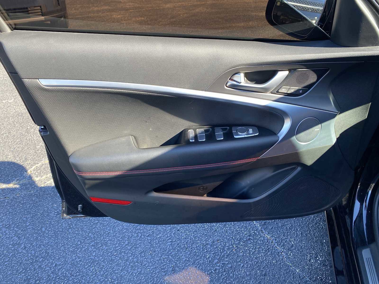 Used 2024 Genesis G70 2.5T w/ Sport Prestige Package image 27