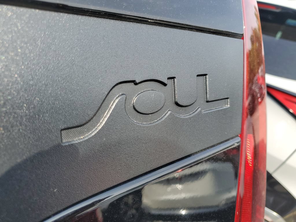 Used 2020 Kia Soul LX FWD image 26