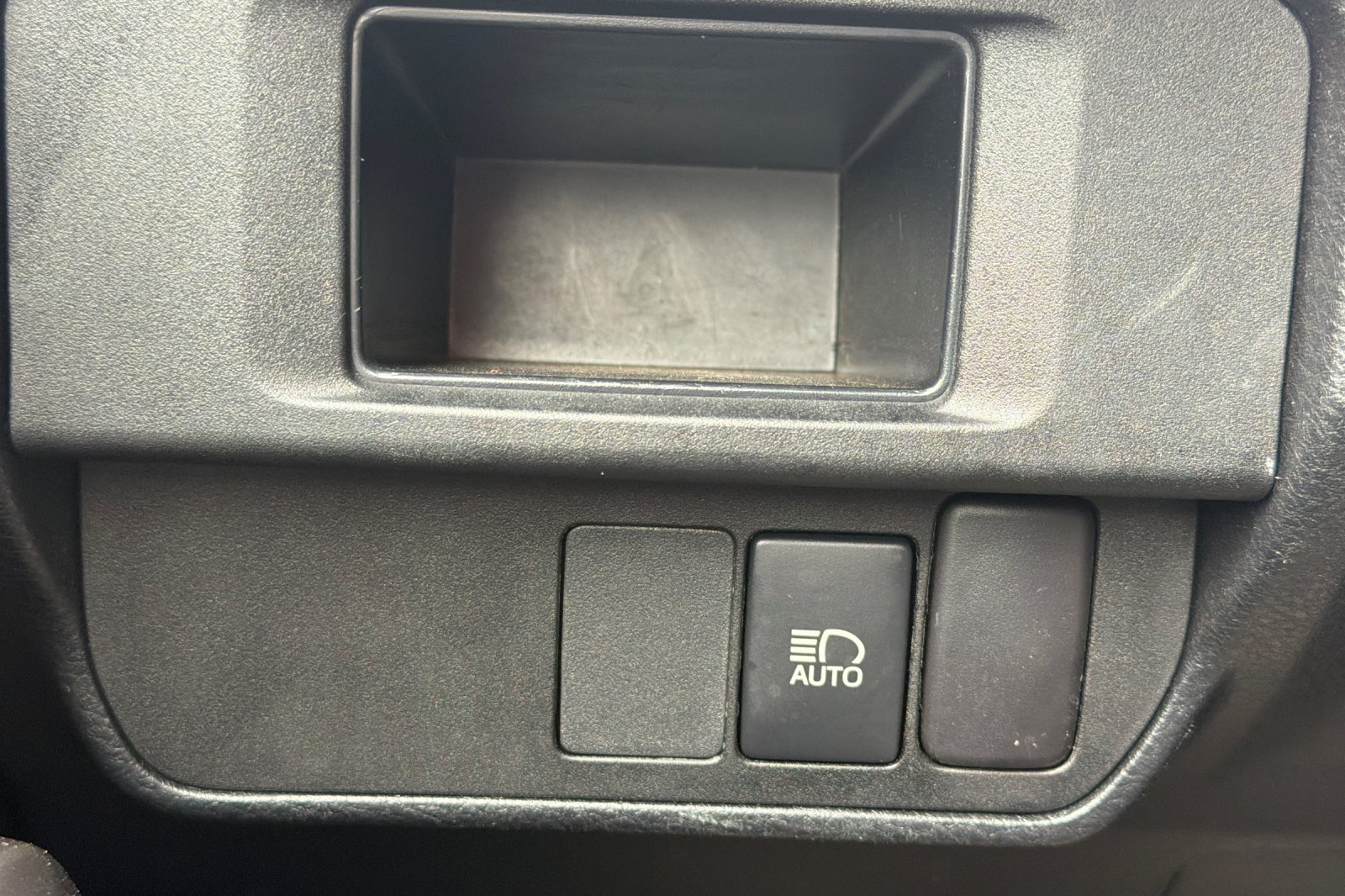 Used 2018 Toyota Tacoma SR5 RWD image 33
