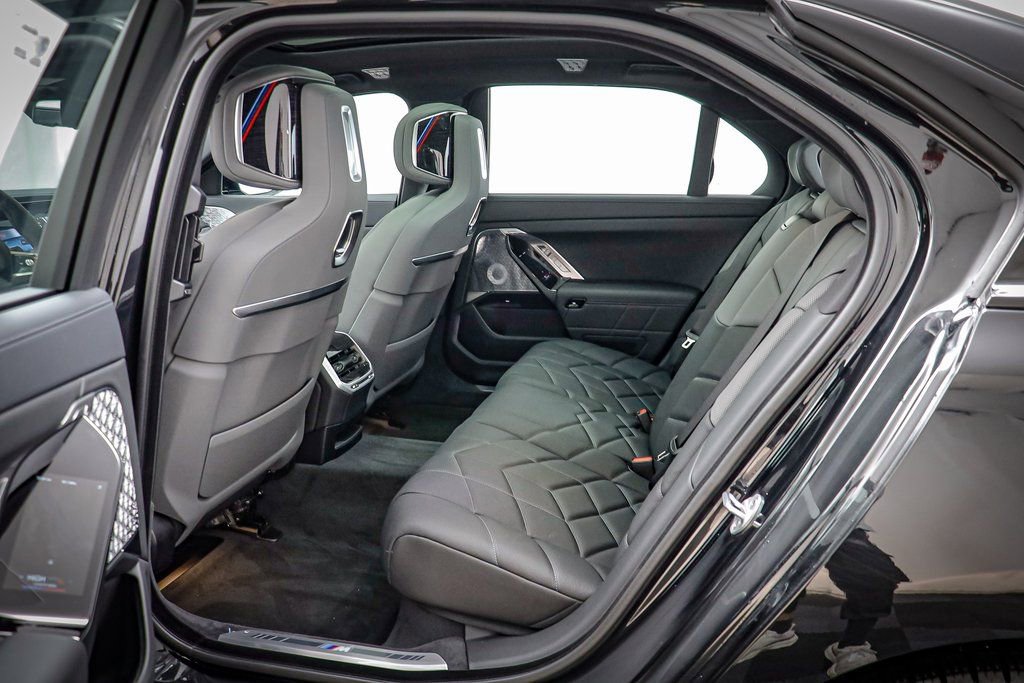 New 2026 BMW i7 xDrive60 w/ Executive Package AWD/4WD image 15