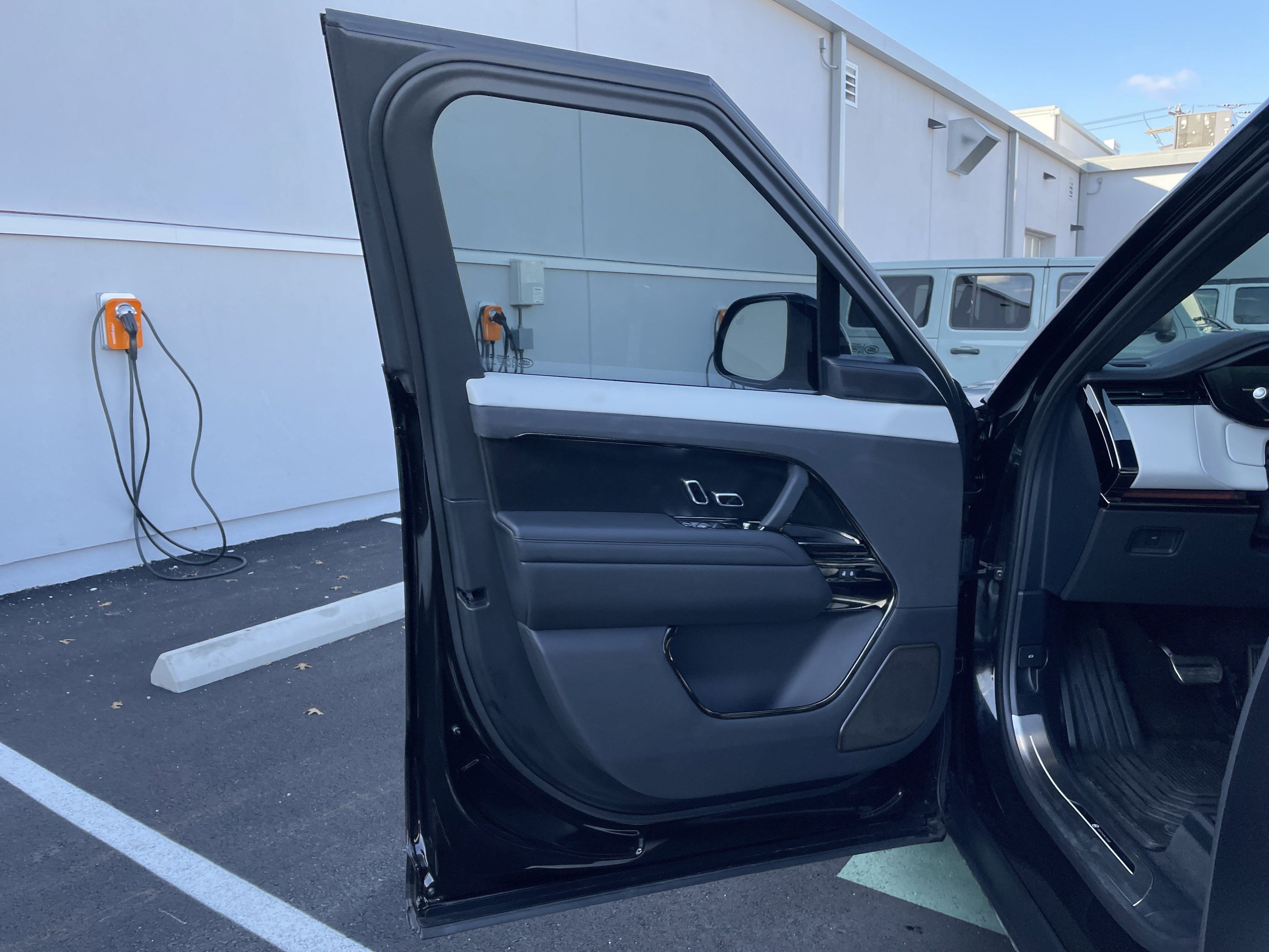 Used 2024 Land Rover Range Rover Sport image 38