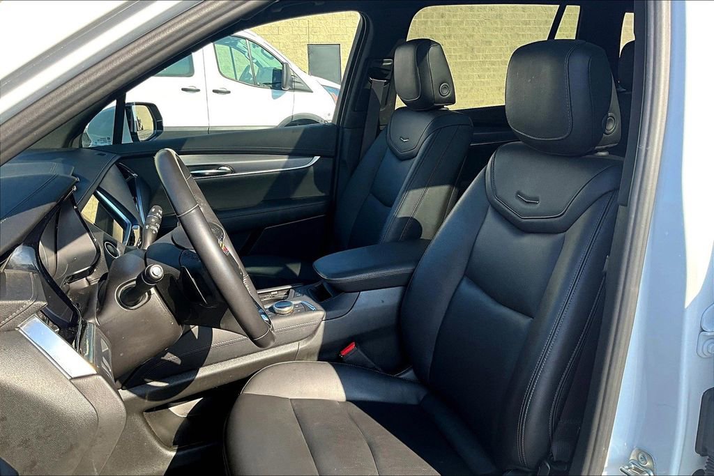 Used 2024 Cadillac XT6 Luxury w/ LPO, Floor Liner Package image 24